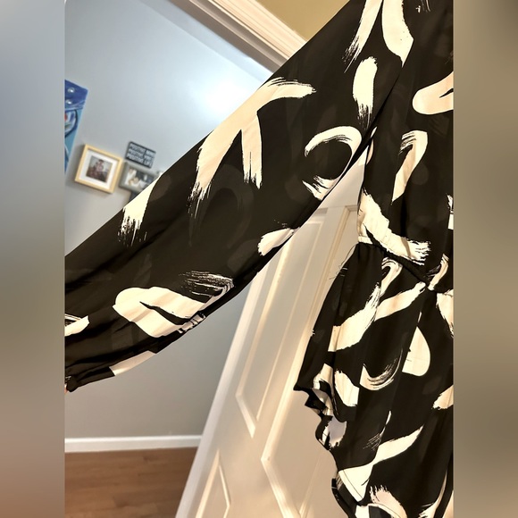 Women's INTEMPO Asymmetrical Faux-Wrap * Size XS * Black White Print - Picture 5 of 7